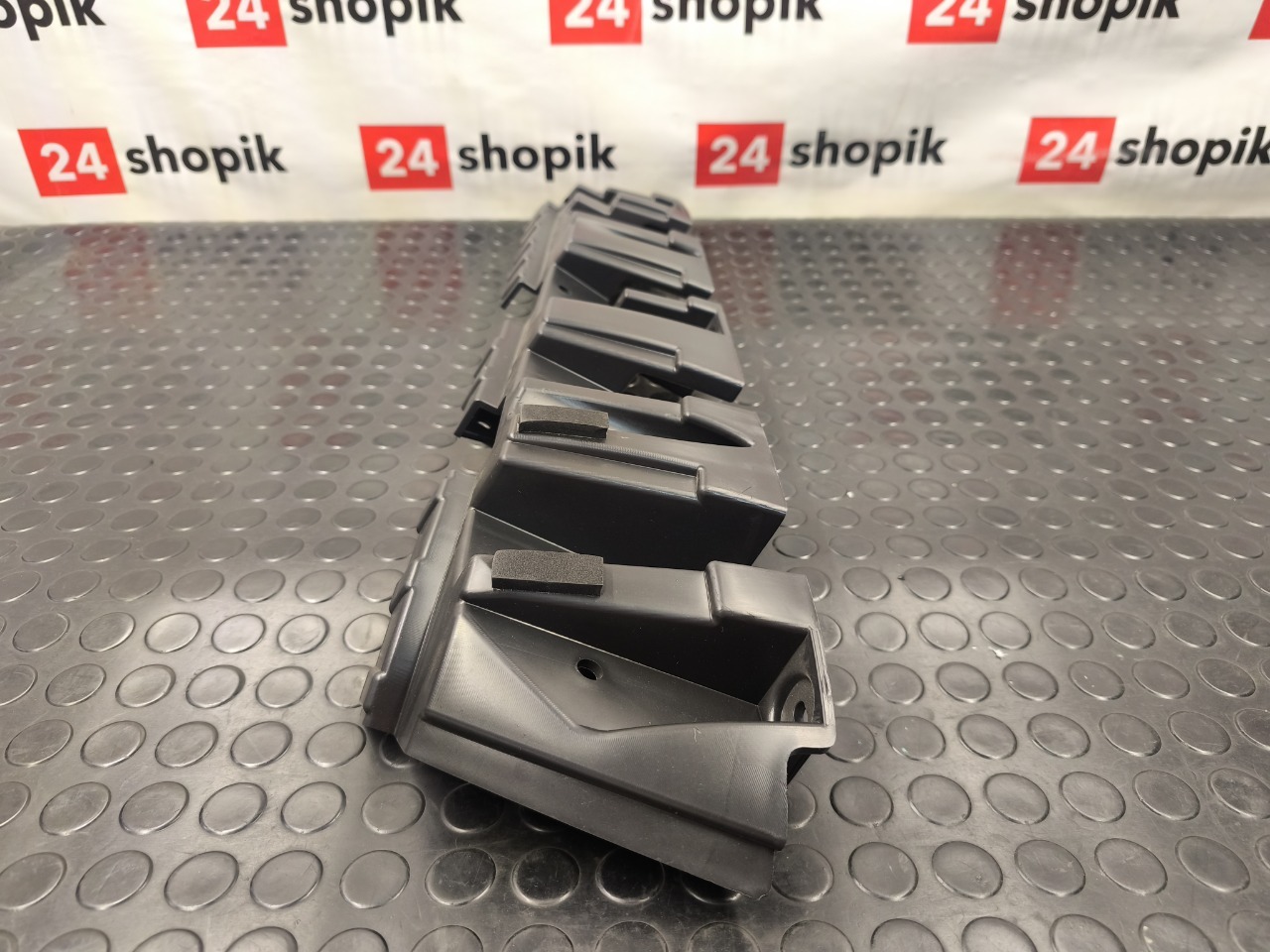 Кронштейн накладки крыла, 3500 рублей, Красноярск