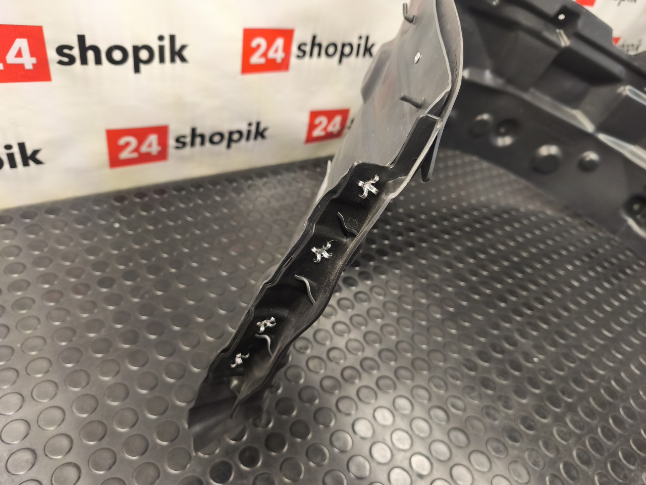 Подкрылок, 3000 рублей, Красноярск