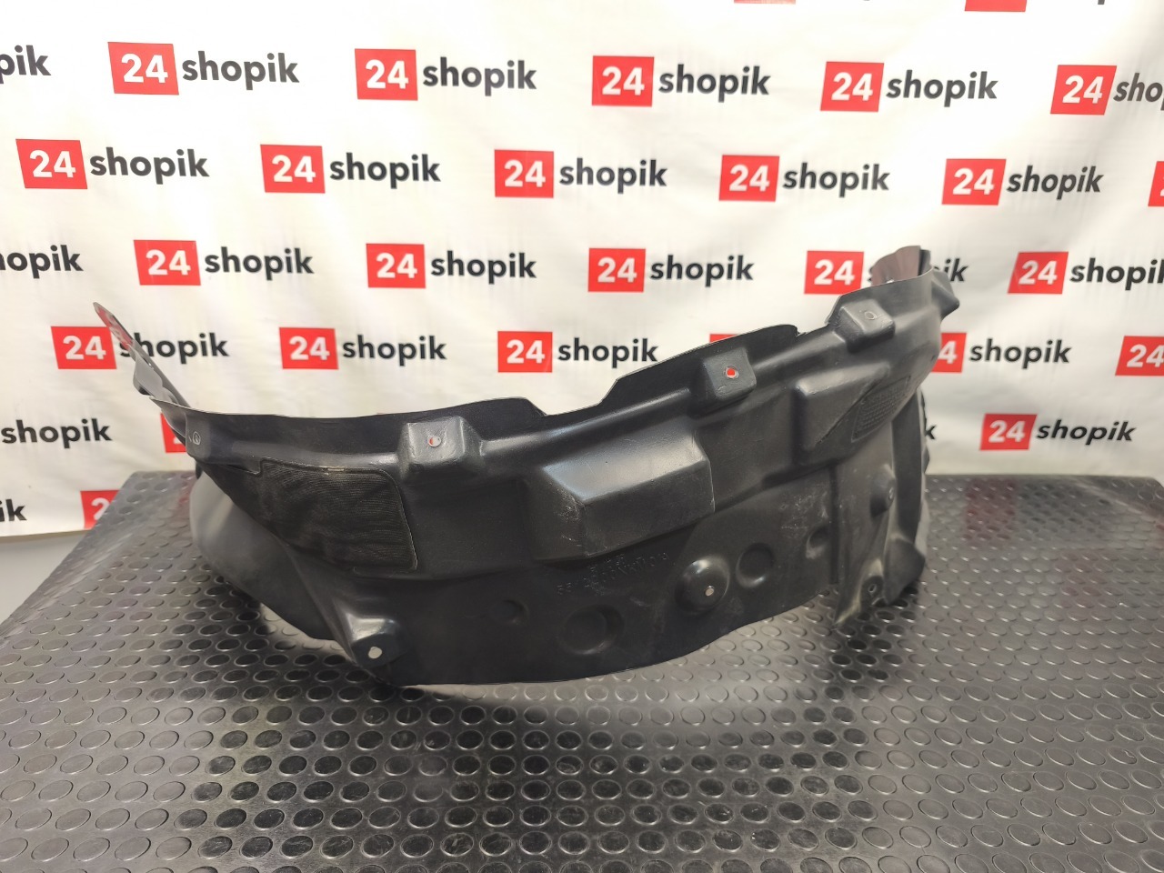 Подкрылок, 3000 рублей, Красноярск