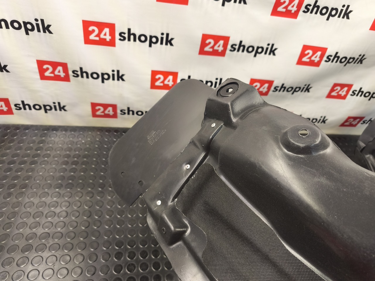 Подкрылок, 3000 рублей, Красноярск