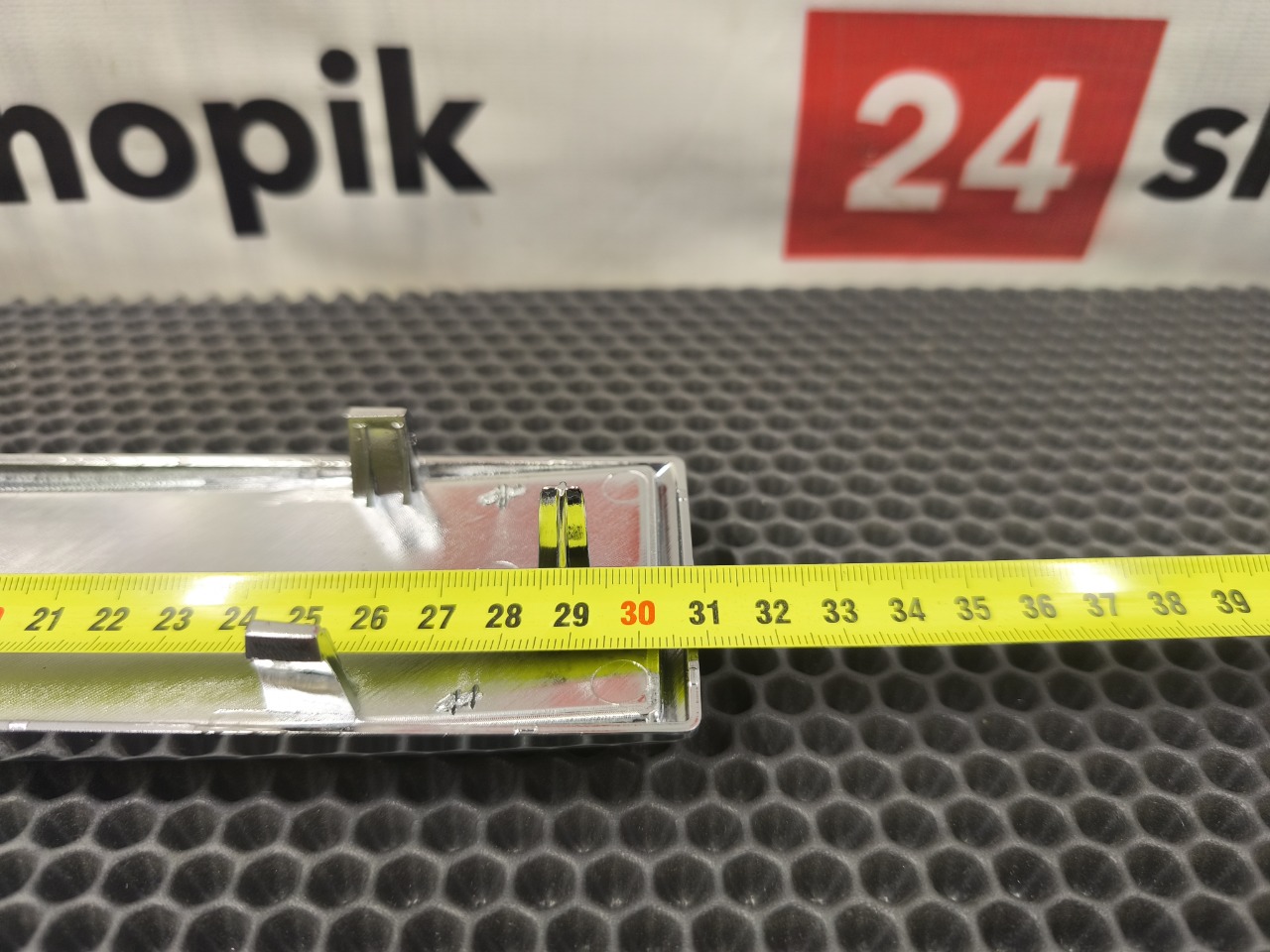 Эмблема решетки радиатора, 2500 рублей, Красноярск