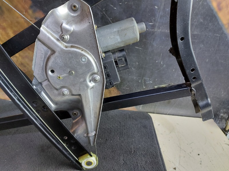 Стеклоподъемник, 1000 рублей, Красноярск