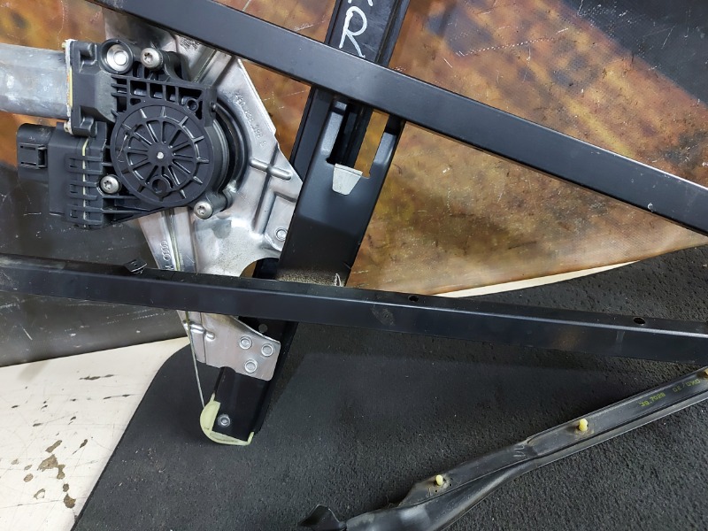 Стеклоподъемник, 1000 рублей, Красноярск