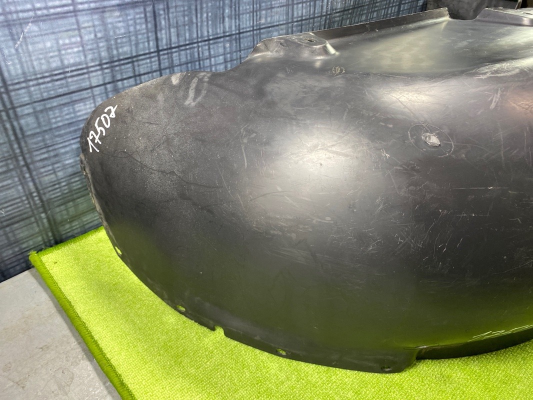 Подкрылок, 1000 рублей, Красноярск