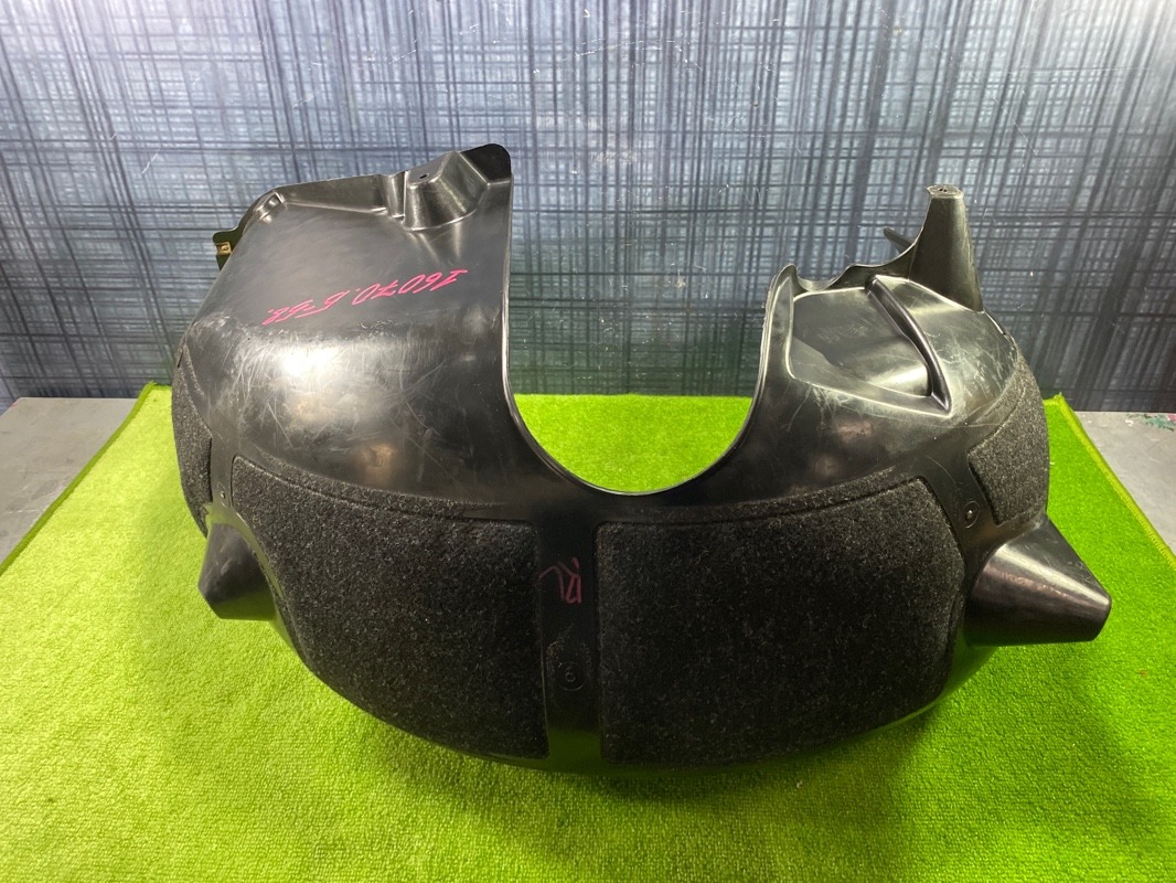 Подкрылок, 300 рублей, Красноярск