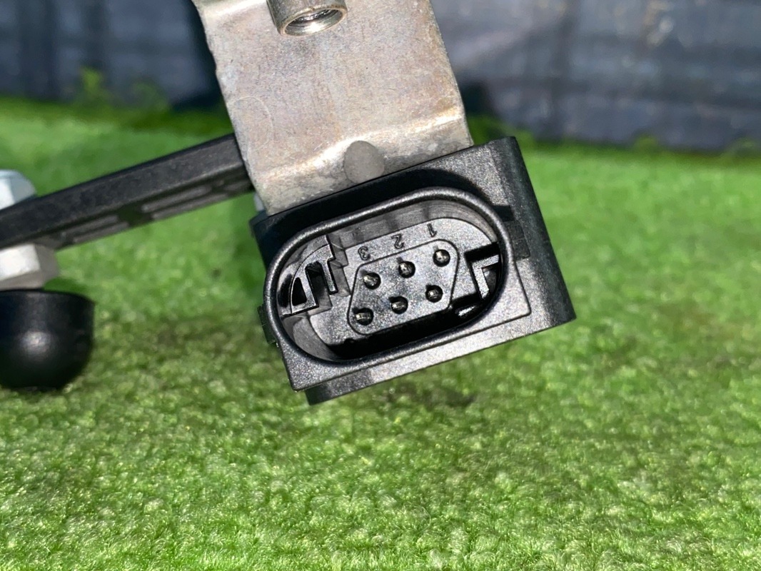 Датчик уровня подвески, 2000 рублей, Красноярск