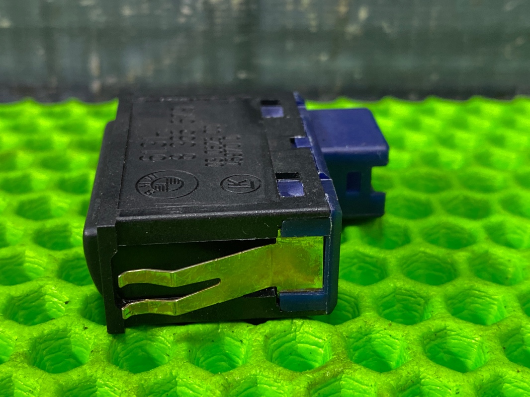 Кнопка открывания багажника, 322 рублей, Красноярск