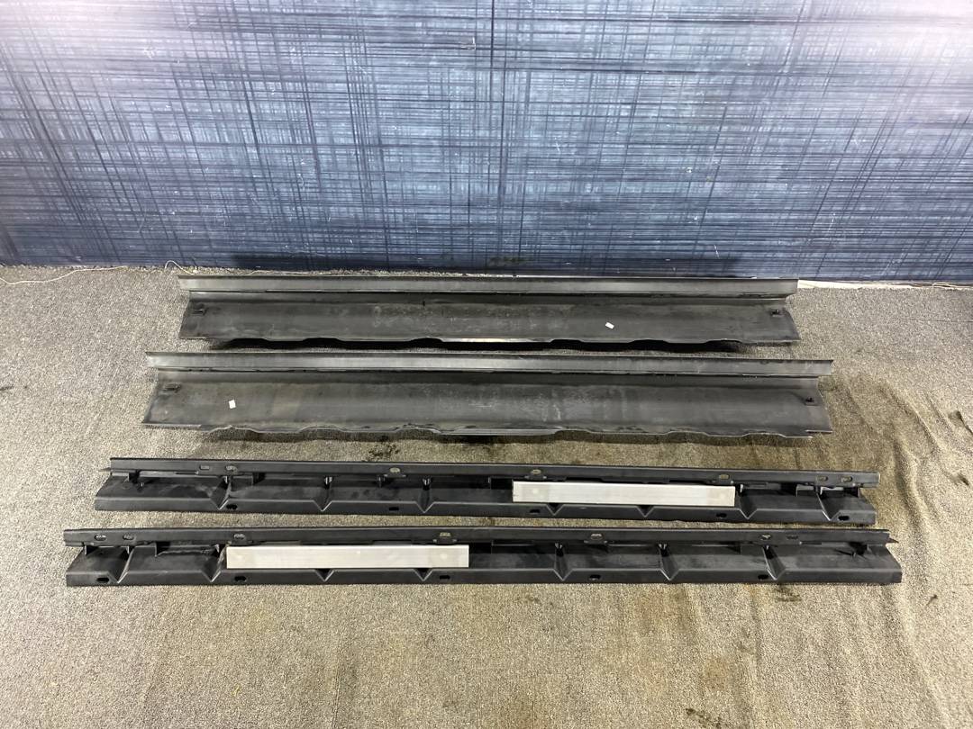 Комплект накладок на порог, 2100 рублей, Красноярск