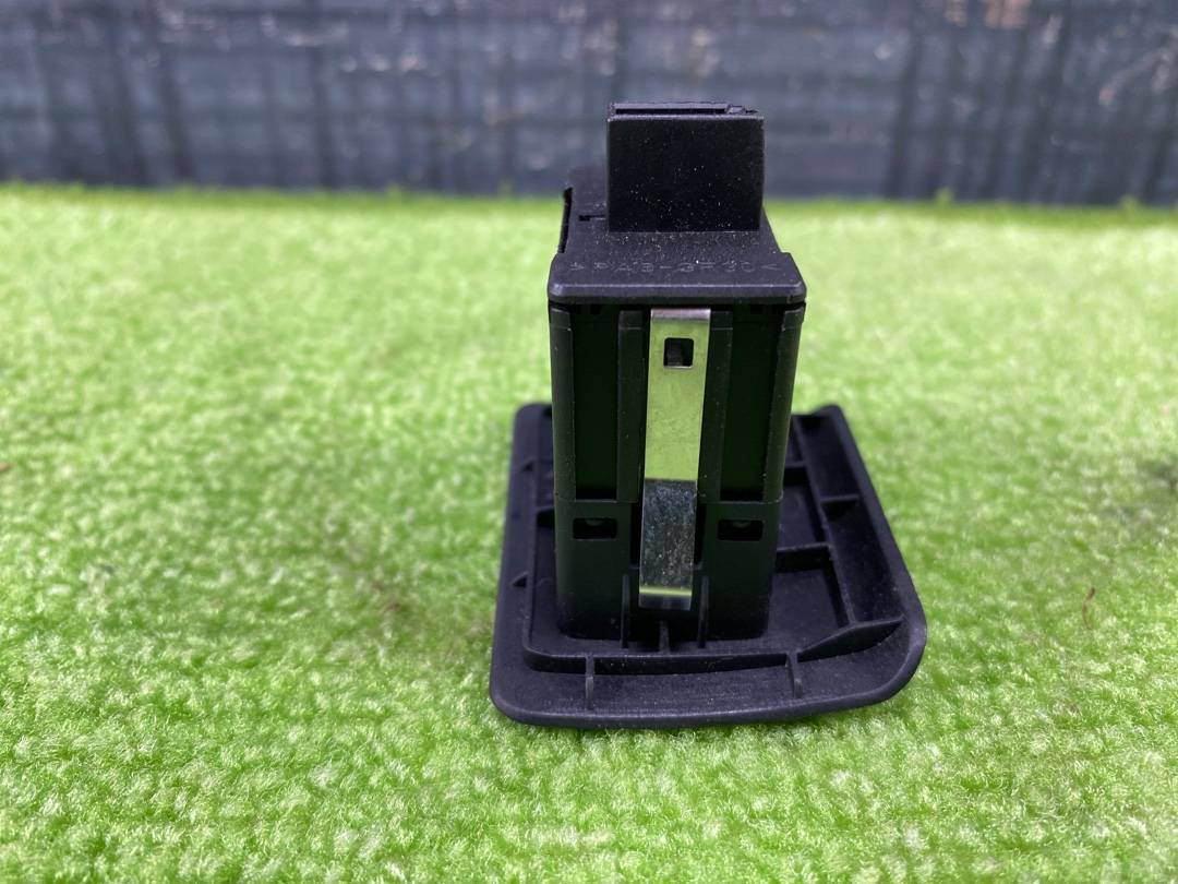 Кнопка стеклоподъемника, 552 рублей, Красноярск