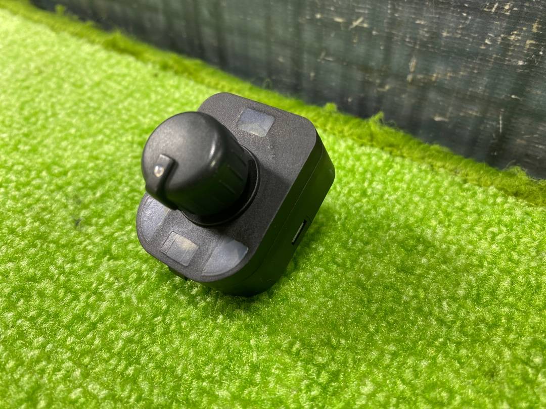 Кнопка регулировки зеркал, 600 рублей, Красноярск