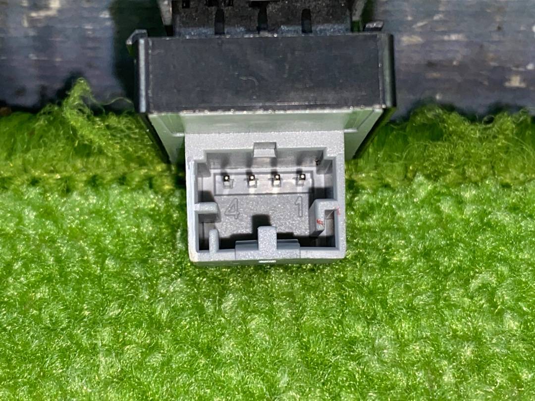 Кнопка стеклоподъемника, 225 рублей, Красноярск