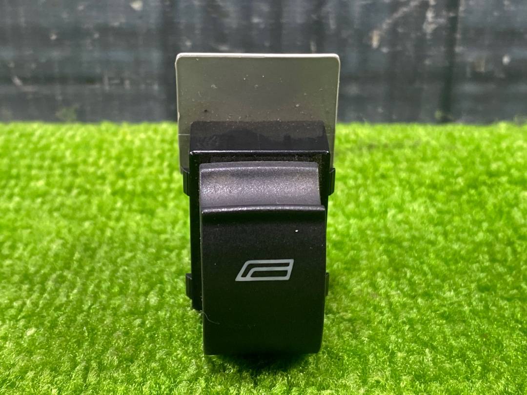 Кнопка стеклоподъемника, 270 рублей, Красноярск