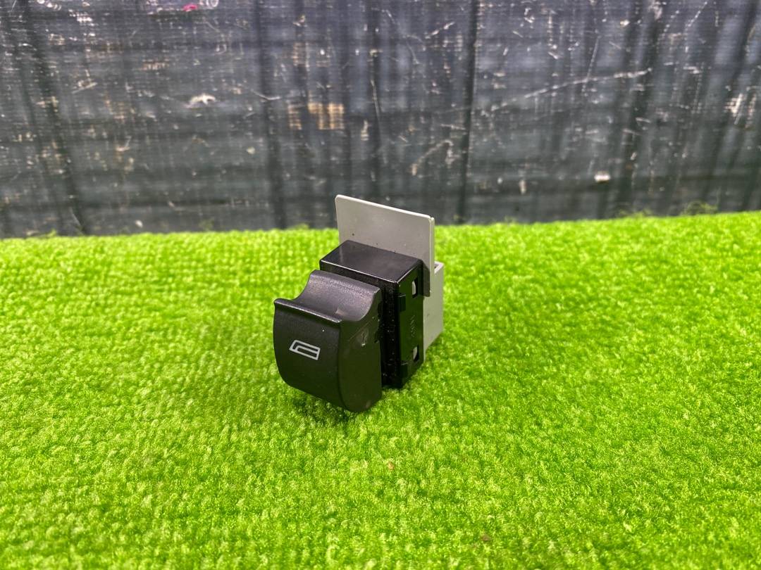 Кнопка стеклоподъемника, 270 рублей, Красноярск