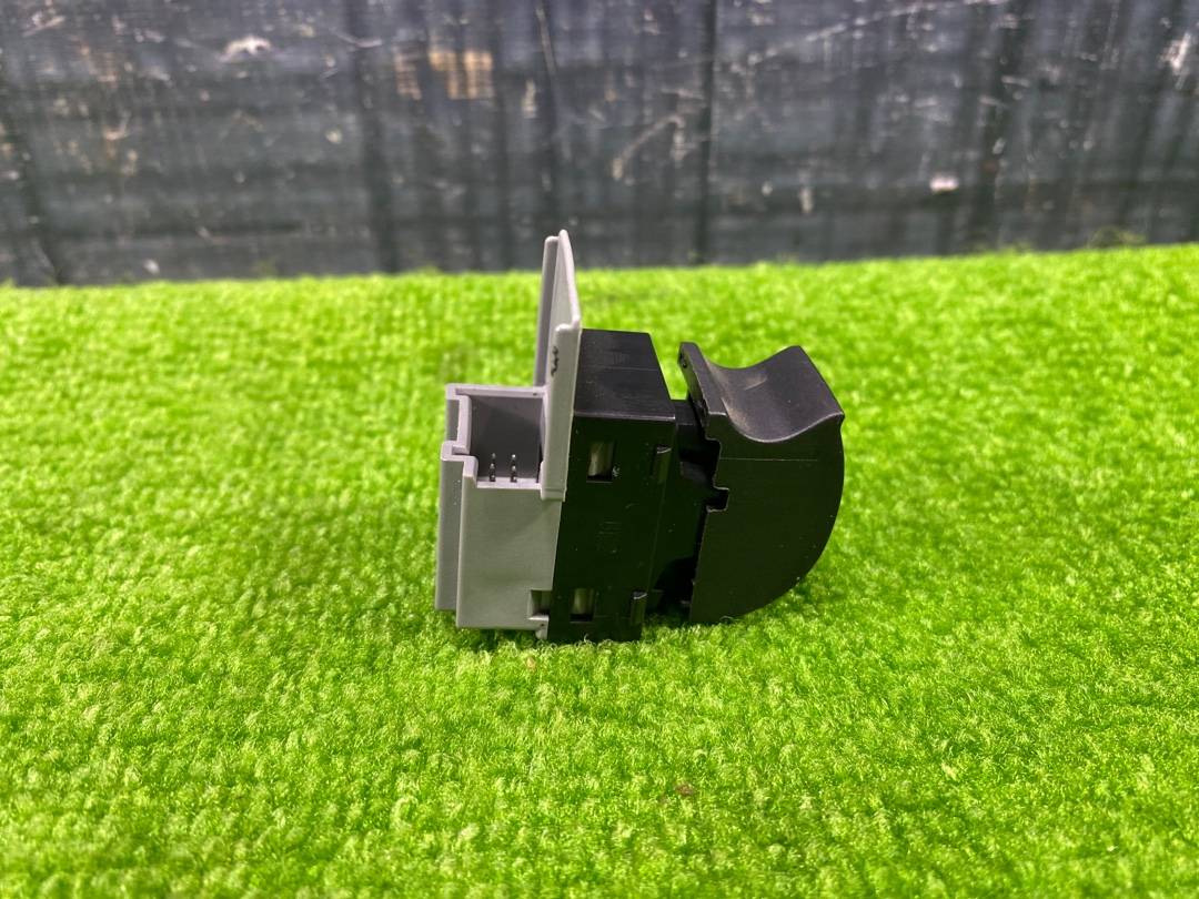 Кнопка стеклоподъемника, 270 рублей, Красноярск