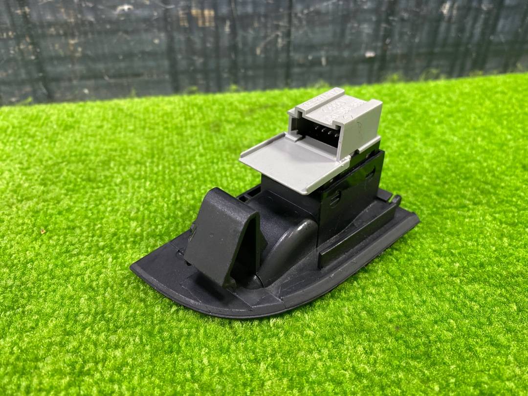 Кнопка стеклоподъемника, 330 рублей, Красноярск