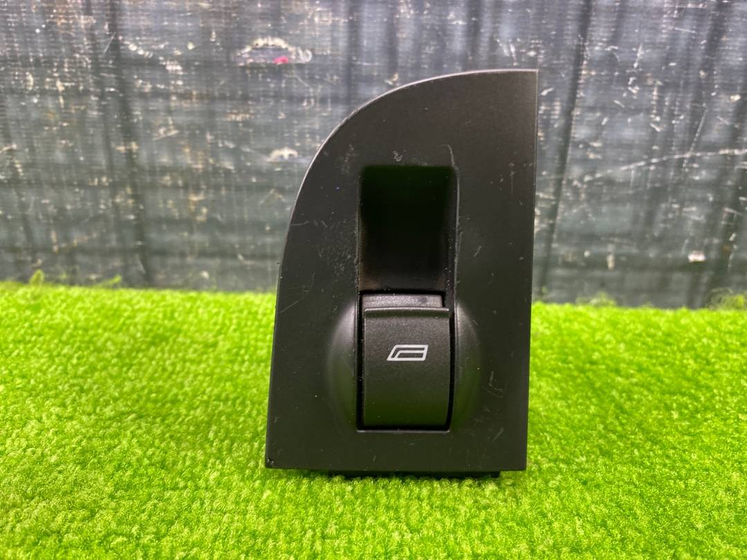 Кнопка стеклоподъемника, 330 рублей, Красноярск