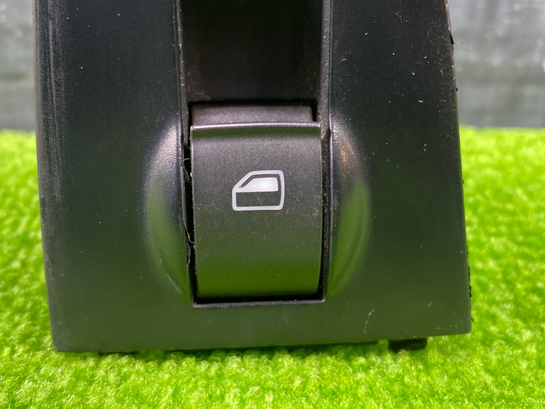 Кнопка стеклоподъемника, 330 рублей, Красноярск