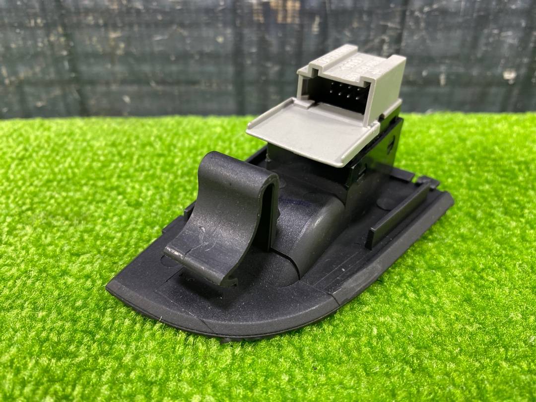 Кнопка стеклоподъемника, 330 рублей, Красноярск