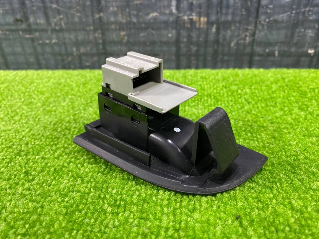 Кнопка стеклоподъемника, 330 рублей, Красноярск