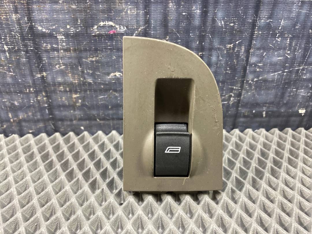 Кнопка стеклоподъемника, 330 рублей, Красноярск