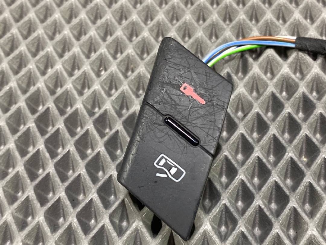 Кнопка центрального замка, 270 рублей, Красноярск