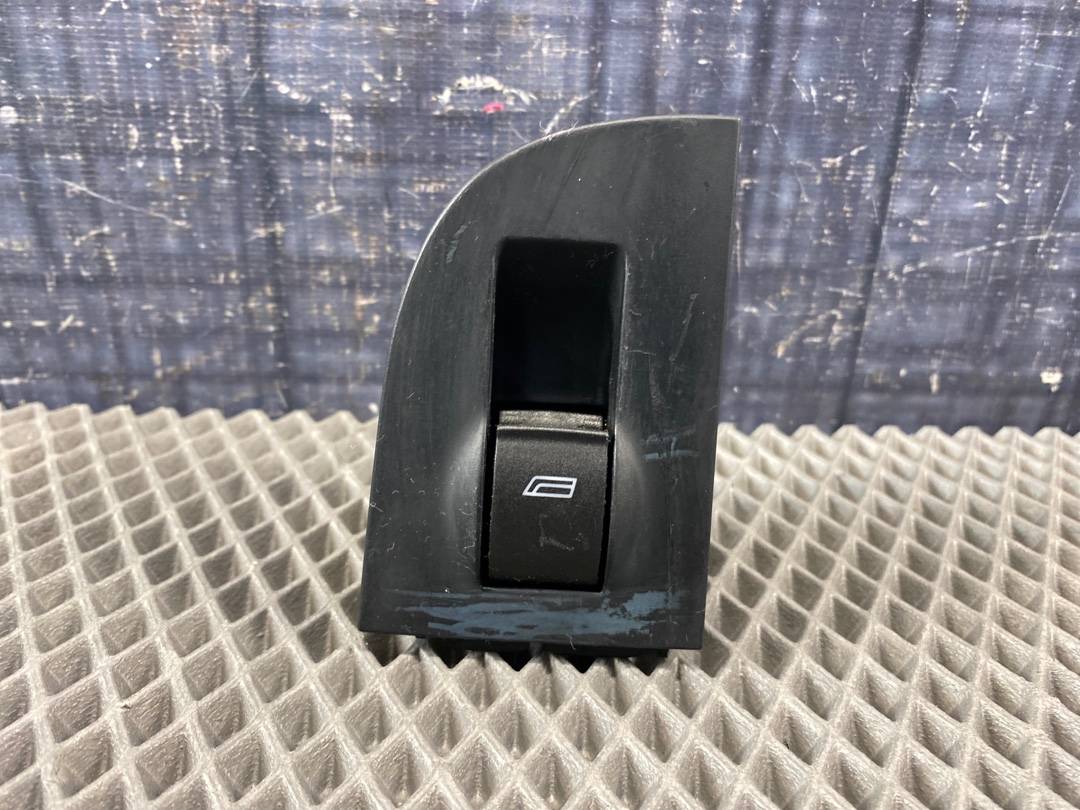 Кнопка стеклоподъемника, 330 рублей, Красноярск