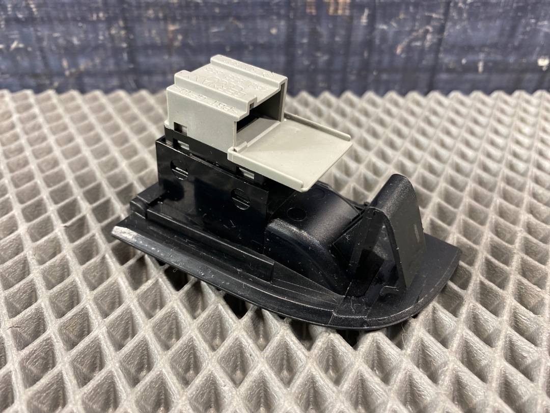 Кнопка стеклоподъемника, 330 рублей, Красноярск