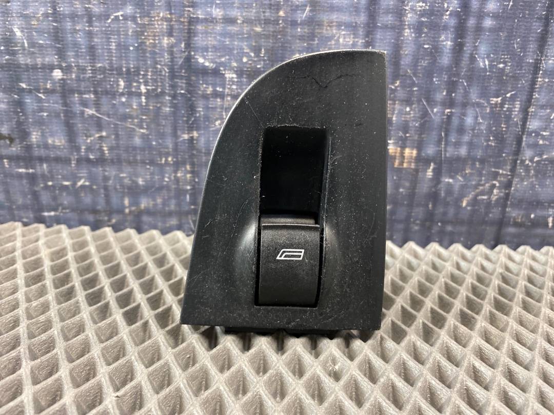 Кнопка стеклоподъемника, 330 рублей, Красноярск