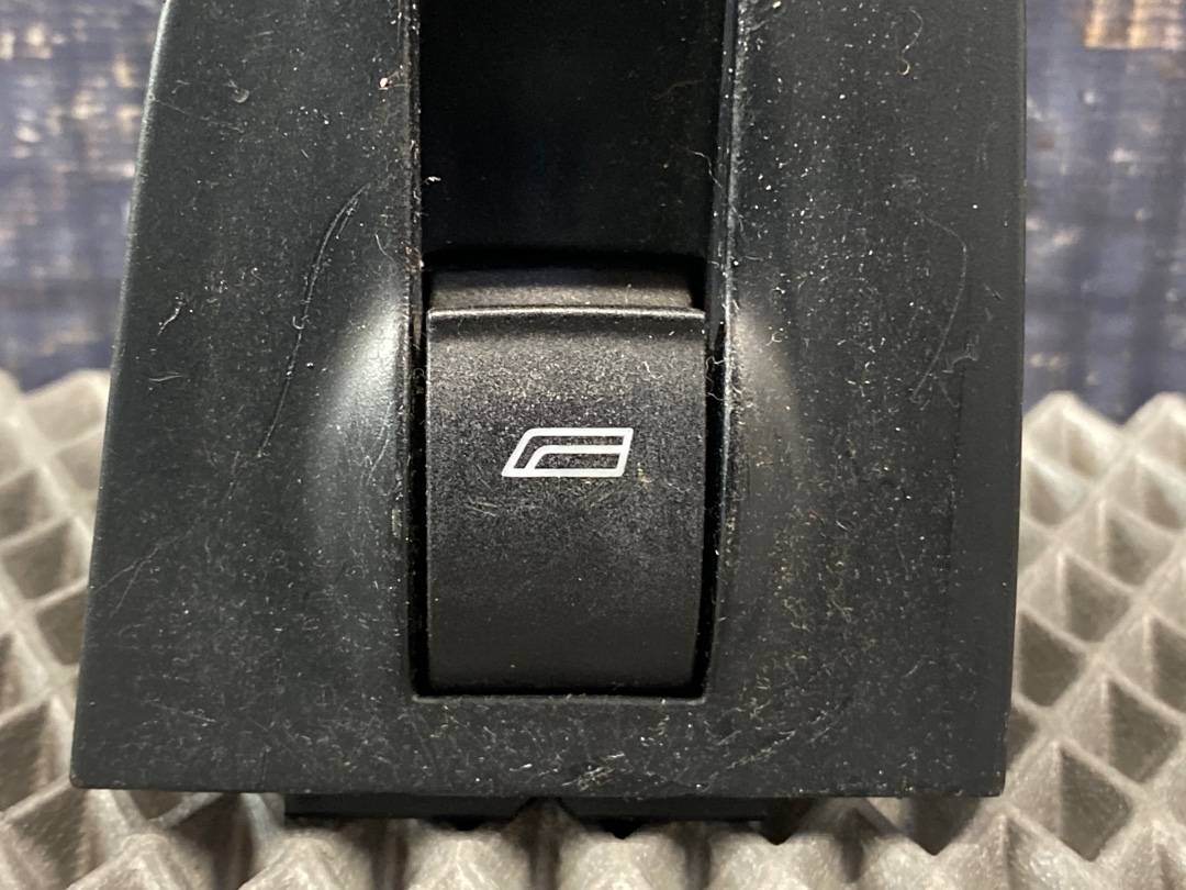 Кнопка стеклоподъемника, 330 рублей, Красноярск