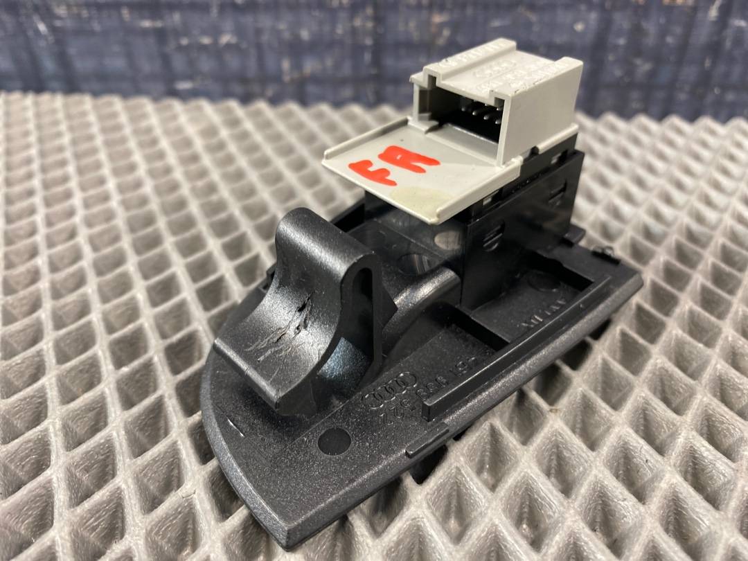 Кнопка стеклоподъемника, 330 рублей, Красноярск