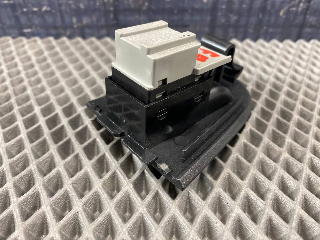 Кнопка стеклоподъемника, 330 рублей, Красноярск