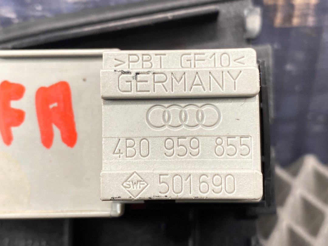 Кнопка стеклоподъемника, 330 рублей, Красноярск