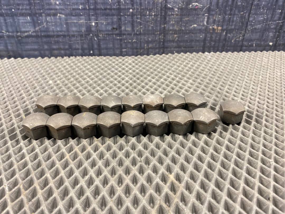 Комплект заглушек колесных болтов, 600 рублей, Красноярск