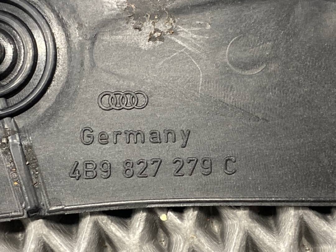 Пластик крышки багажника, 325 рублей, Красноярск