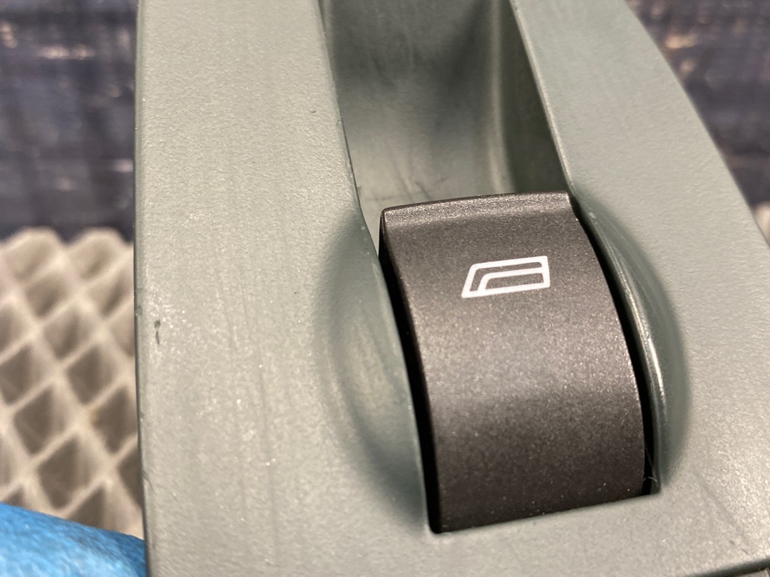 Кнопка стеклоподъемника, 275 рублей, Красноярск