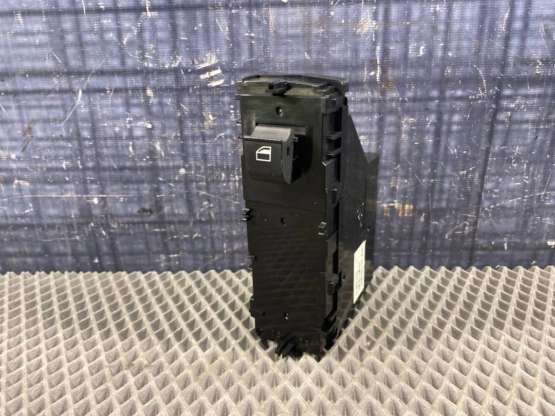 Кнопка стеклоподъемника, 744 рублей, Красноярск