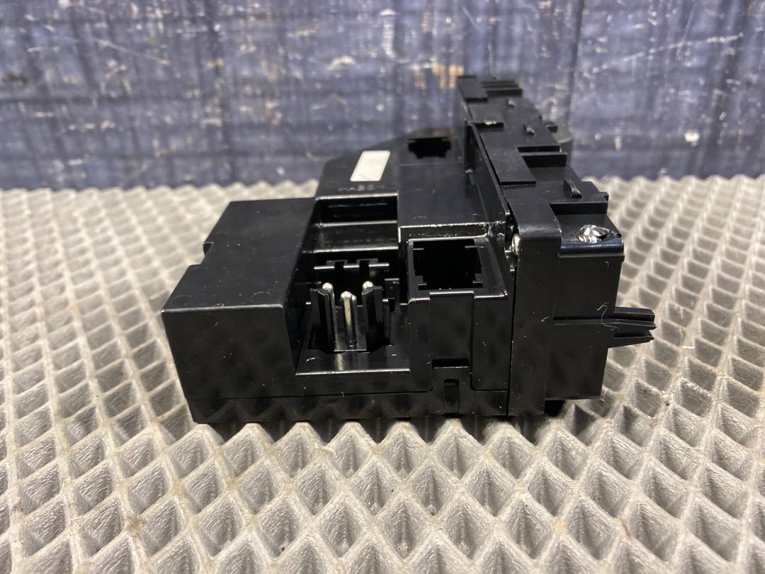 Кнопка стеклоподъемника, 744 рублей, Красноярск