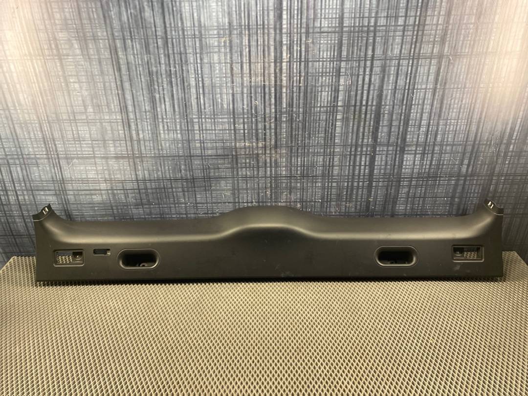 Пластик крышки багажника, 480 рублей, Красноярск