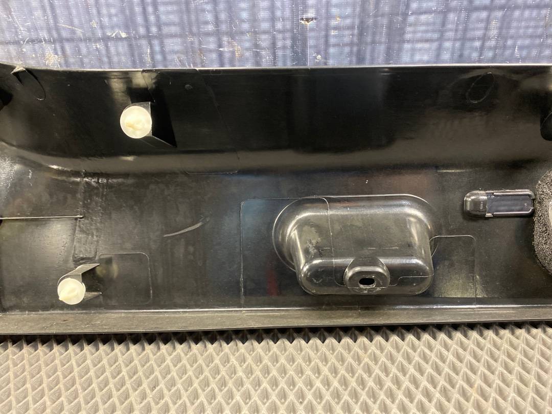 Пластик крышки багажника, 480 рублей, Красноярск