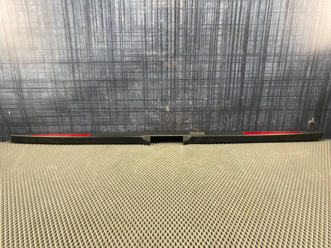 Пластик крышки багажника, 390 рублей, Красноярск