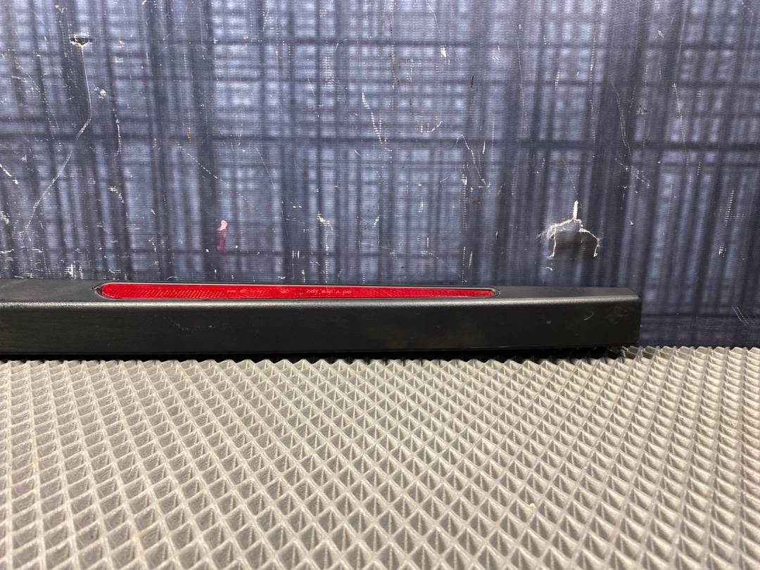 Пластик крышки багажника, 390 рублей, Красноярск