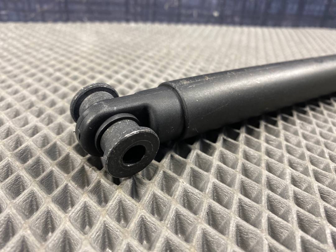 Амортизатор багажника, 240 рублей, Красноярск