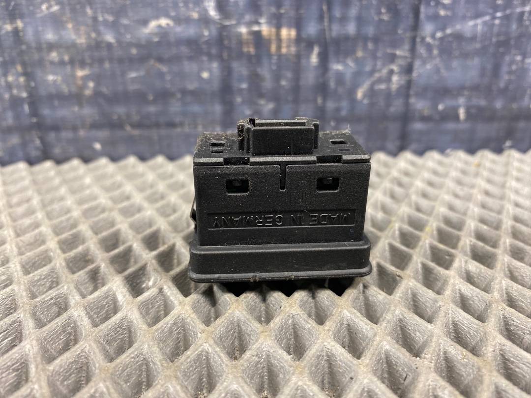 Кнопка стеклоподъемника, 210 рублей, Красноярск