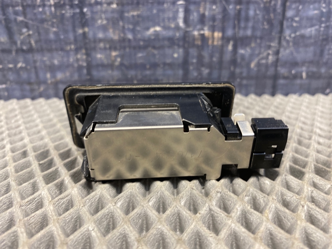 Плафон подсветки номера, 600 рублей, Красноярск