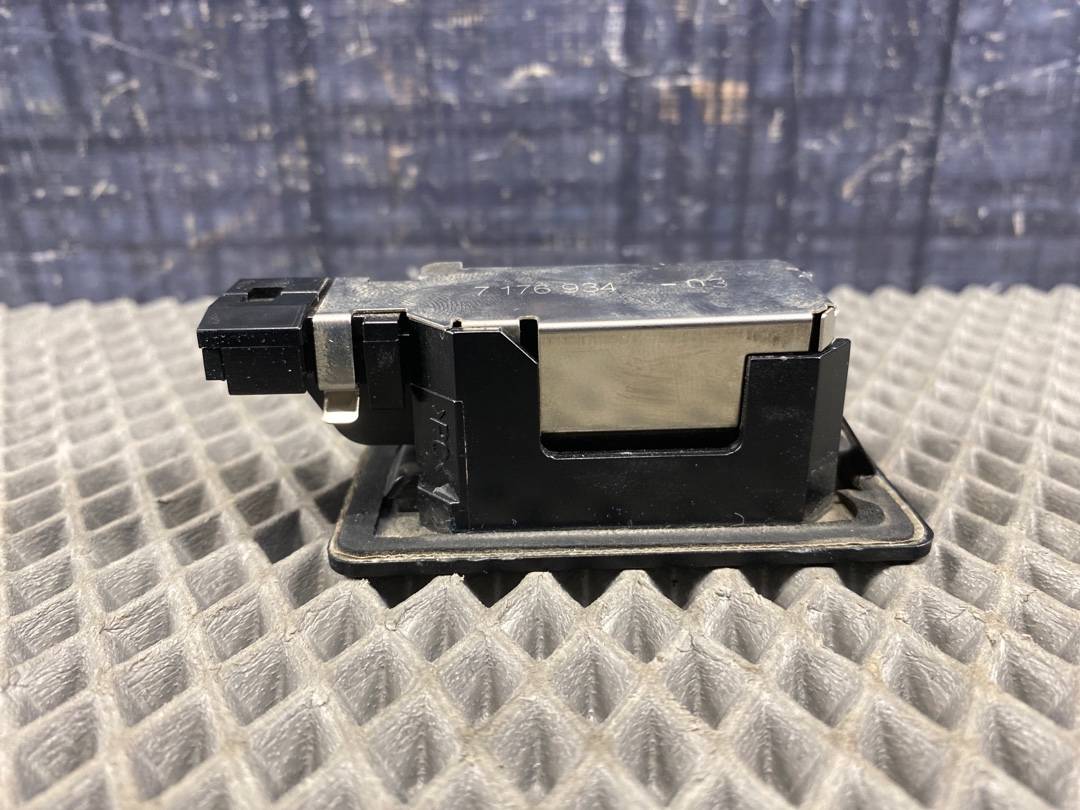 Плафон подсветки номера, 600 рублей, Красноярск