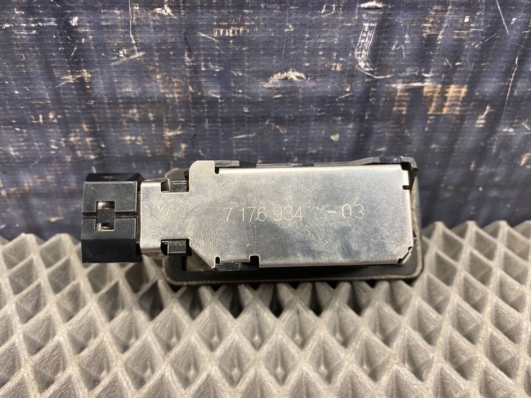 Плафон подсветки номера, 600 рублей, Красноярск