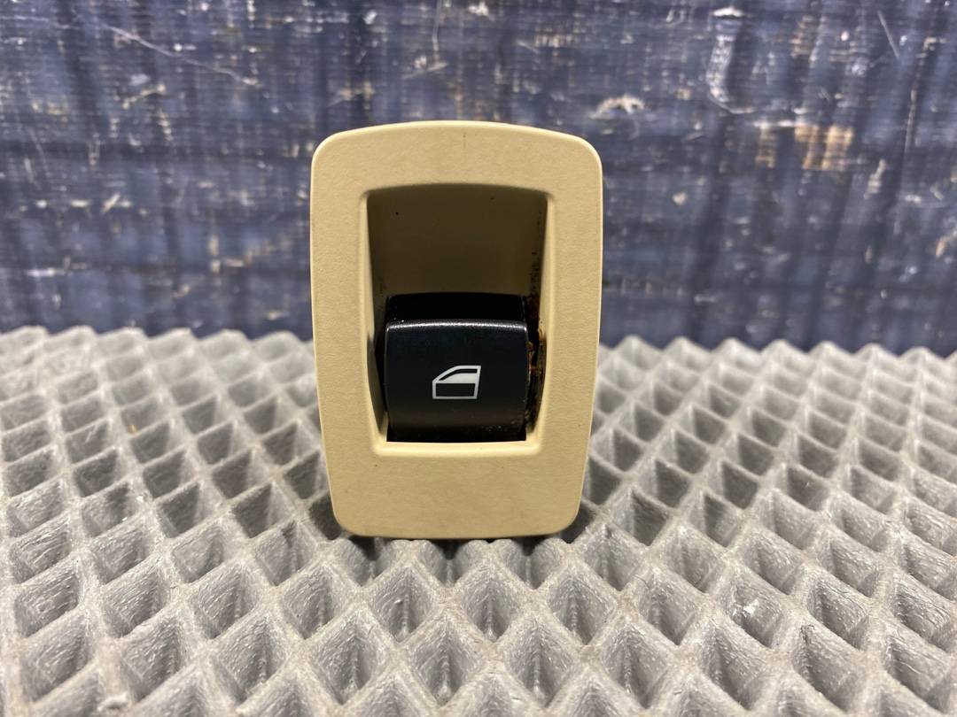 Кнопка стеклоподъемника, 330 рублей, Красноярск