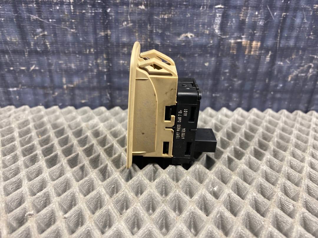 Кнопка стеклоподъемника, 330 рублей, Красноярск