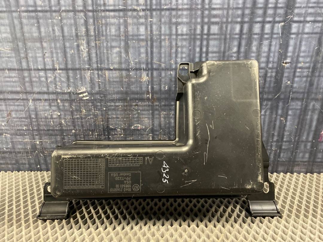 Пластик багажника, 300 рублей, Красноярск