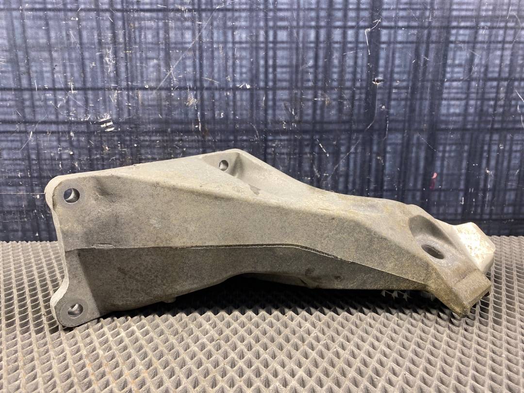 Кронштейн двигателя, 720 рублей, Красноярск